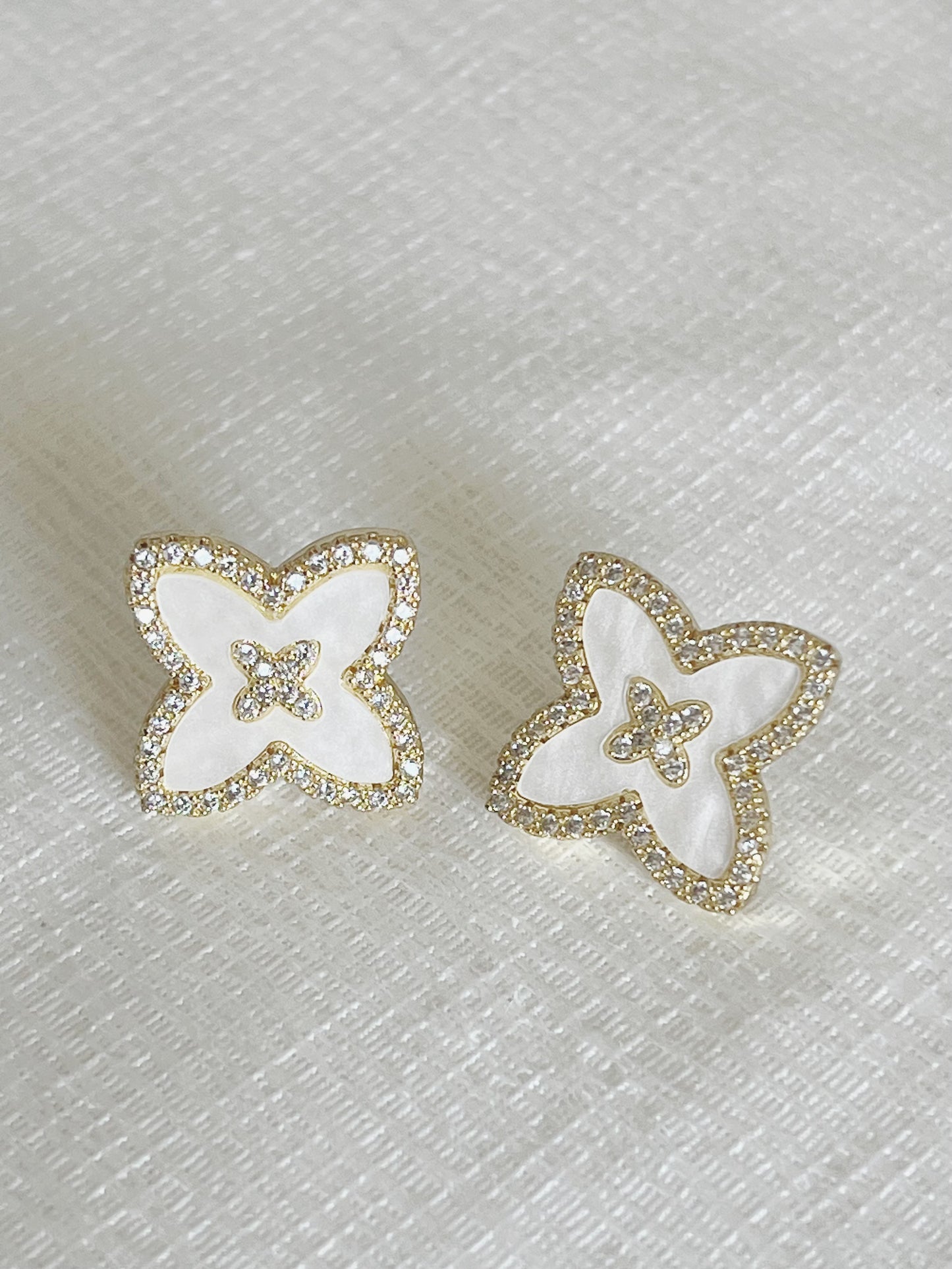Boucles d’oreilles Ève