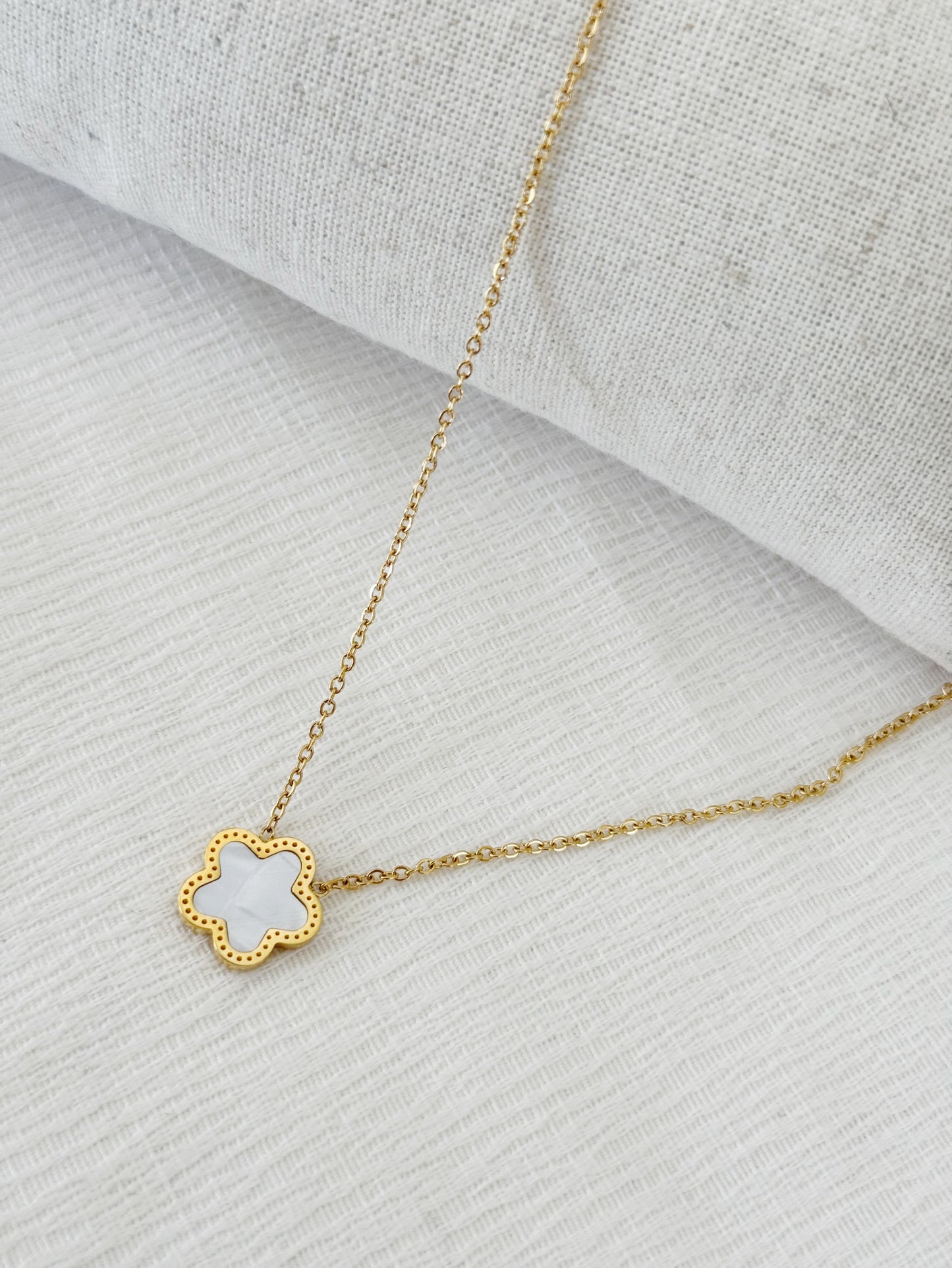 Collier Yasna