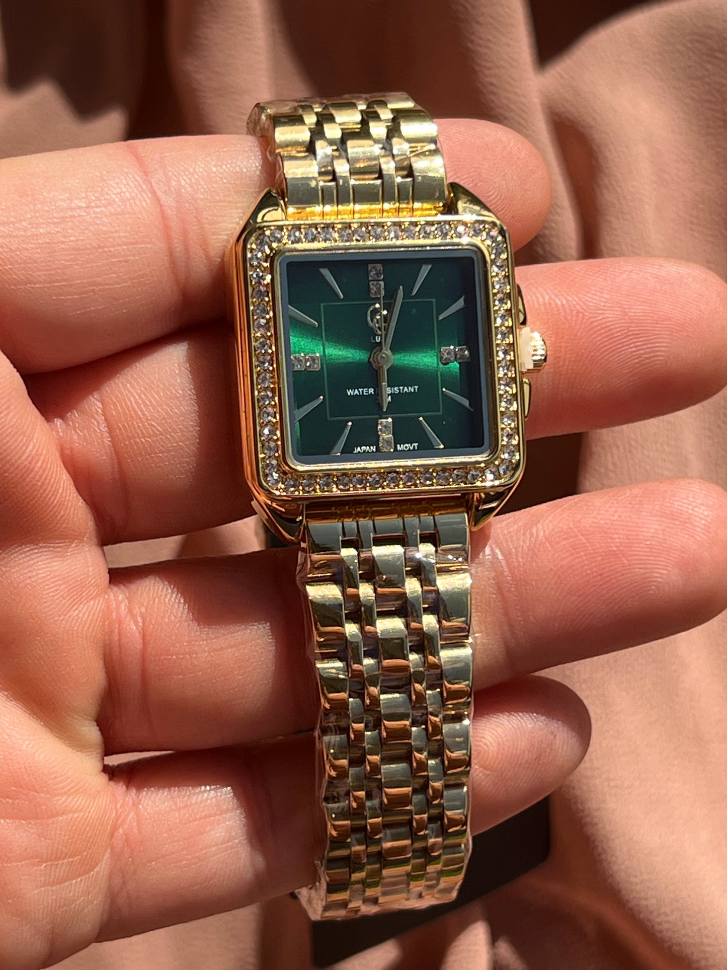 Montre Thelma